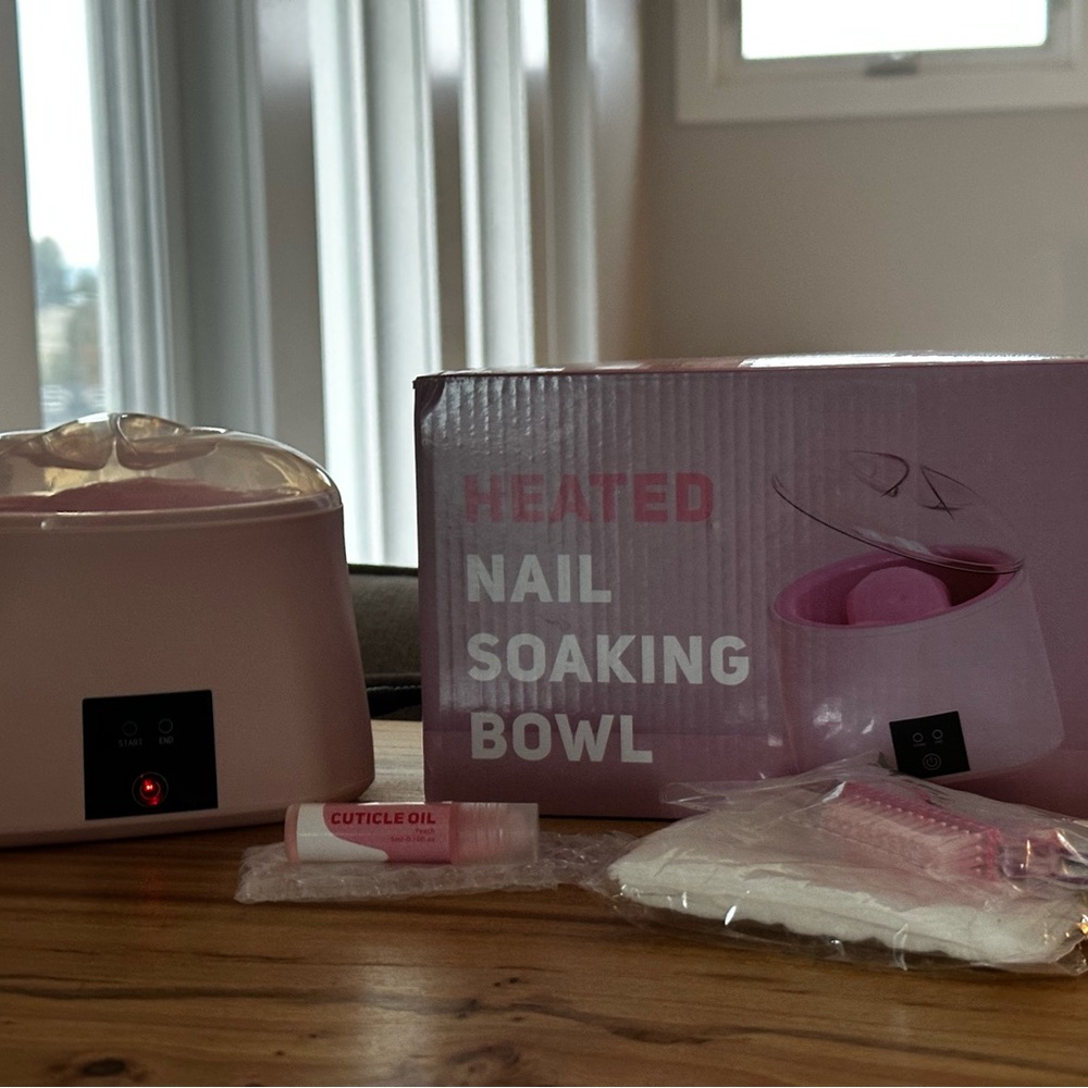 Heated Nail Soaking Bowl Set with Cuticle Oil